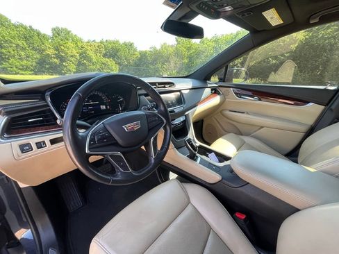 Used 2018 Cadillac XT5 Luxury FWD image 9