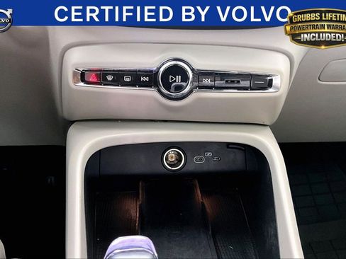 Certified 2023 Volvo XC40 B5 Ultimate w/ Protection Package Premier AWD/4WD image 32