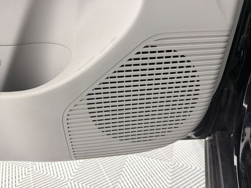 Used 2025 Hyundai Kona SEL FWD image 21