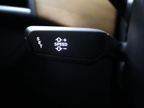 Used 2023 Audi e-tron GT Premium Plus image 41