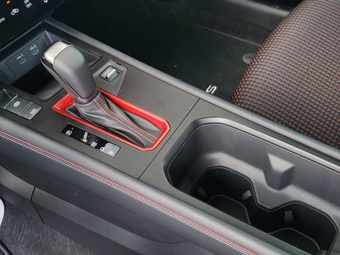 New 2025 Nissan Kicks SR w/ Illumination Package image 18