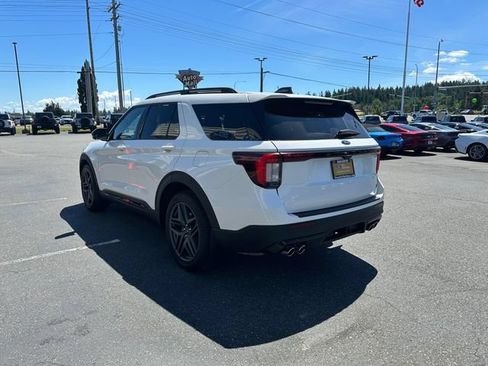 Certified 2025 Ford Explorer ST AWD/4WD image 4