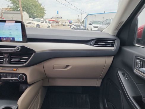 Used 2022 Ford Escape SEL image 20