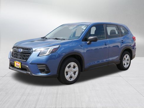 Used 2023 Subaru Forester AWD/4WD image 3