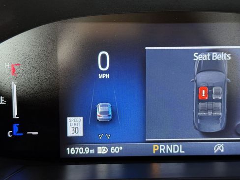 Used 2025 Ford Escape ST-Line w/ Tech Pack #1 FWD image 11