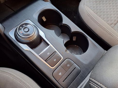 Used 2022 Ford Escape SE image 18