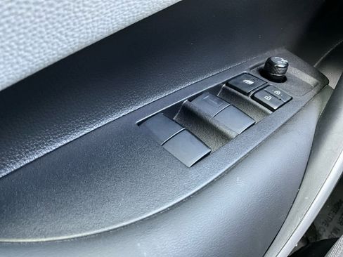 Used 2025 Toyota Corolla SE FWD image 19