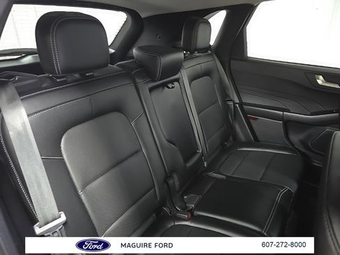 Used 2022 Ford Escape SEL w/ Technology Package image 16