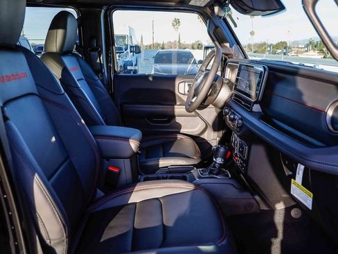 New 2026 Jeep Gladiator Rubicon w/ Steel Bumper Group image 21