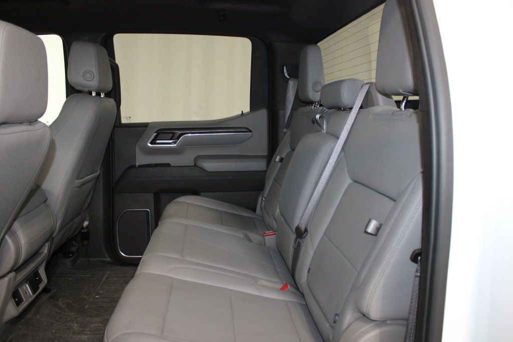 Used 2022 GMC Sierra 1500 SLT AWD/4WD image 19