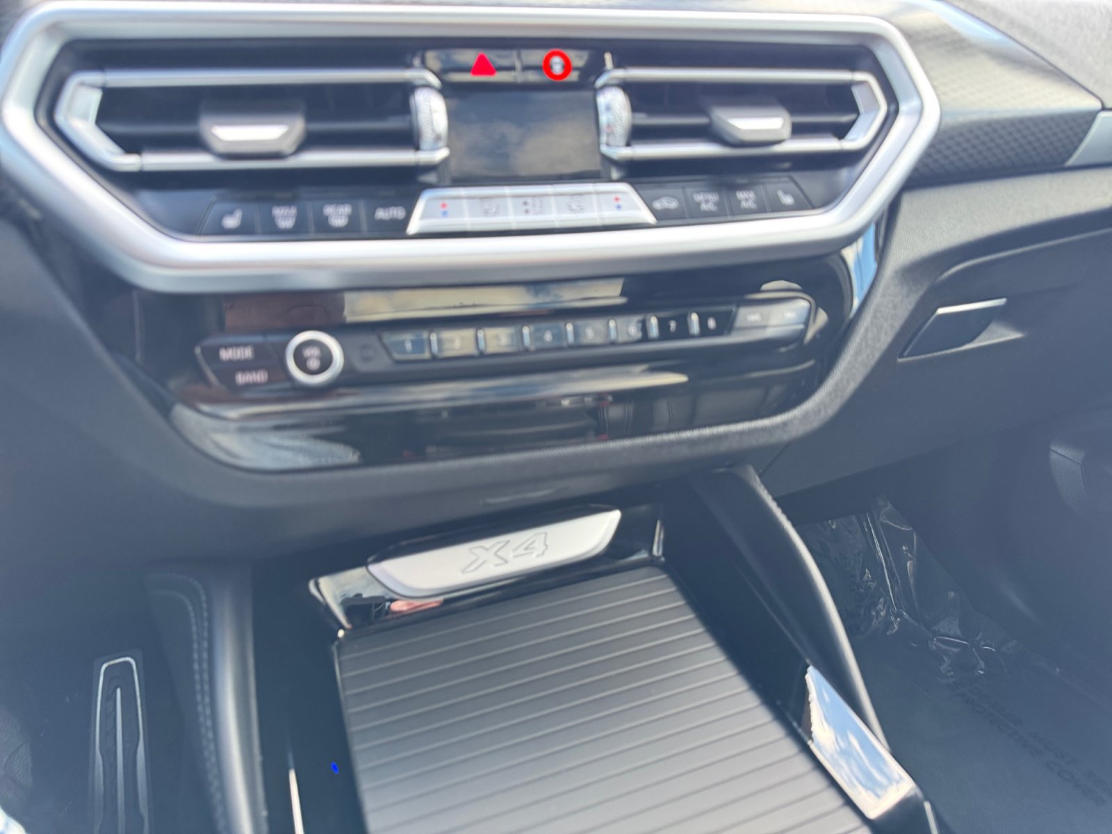 Used 2023 BMW X4 xDrive30i AWD/4WD image 25