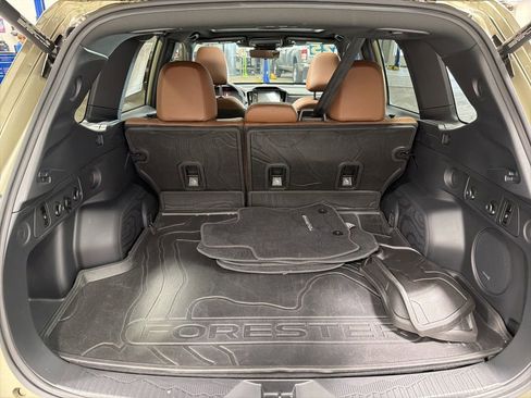 Used 2025 Subaru Forester Touring AWD/4WD image 12