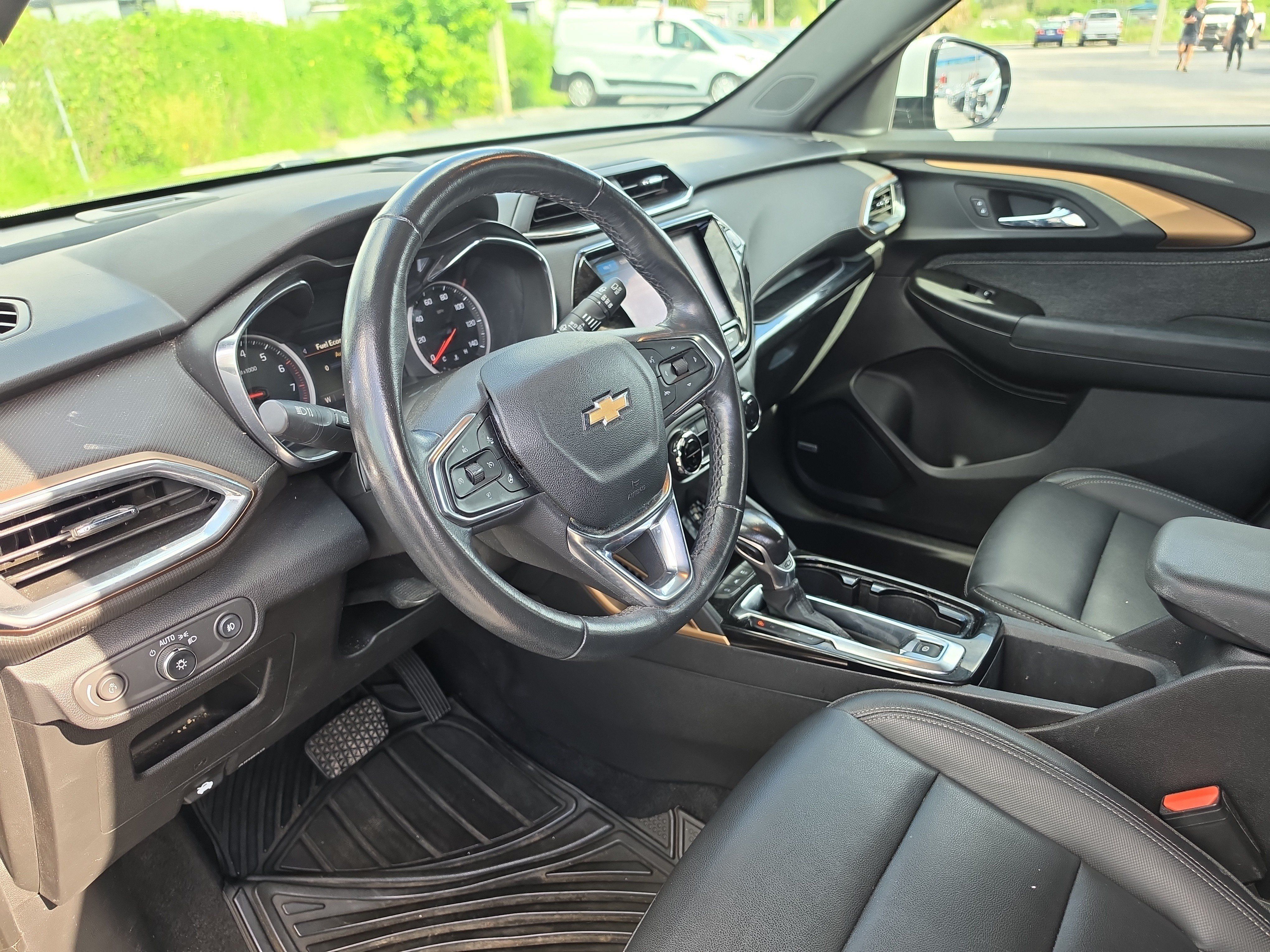 Certified 2022 Chevrolet TrailBlazer ACTIV w/ Sun and Liftgate Package FWD image 15