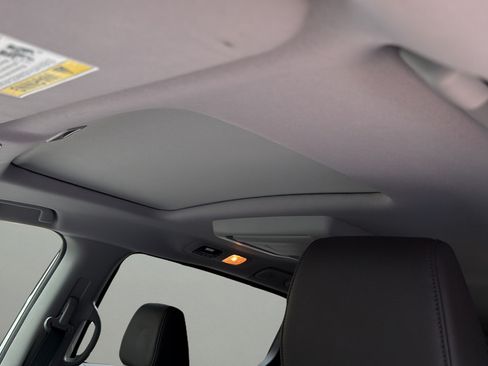 Used 2018 Honda Odyssey Elite image 12