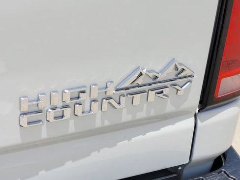 Used 2024 Chevrolet Silverado 2500 High Country w/ High Country Premium Package AWD/4WD image 9