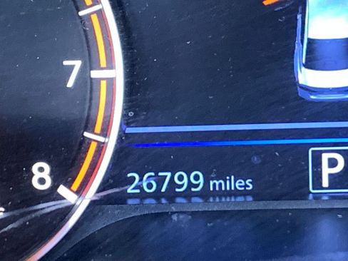 Used 2025 Nissan Altima 2.5 SV image 9