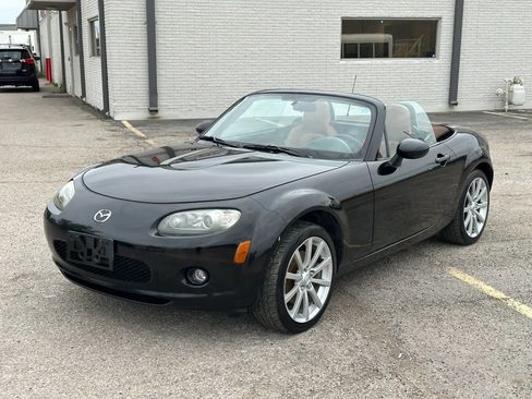 Used 2006 MAZDA MX-5 Miata Grand Touring w/ Premium Pkg image 3