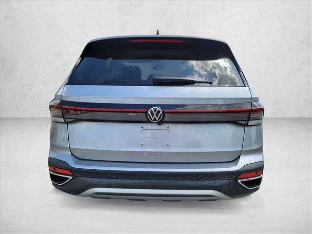 Used 2025 Volkswagen Taos SE FWD image 6