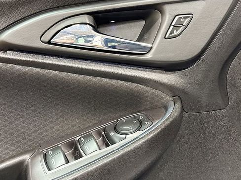 Used 2017 Chevrolet Malibu LT image 19