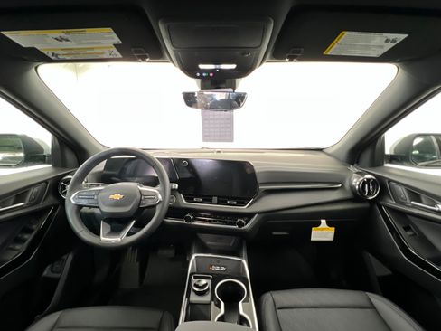New 2027 Chevrolet Equinox LT w/ Convenience Package II AWD/4WD image 10