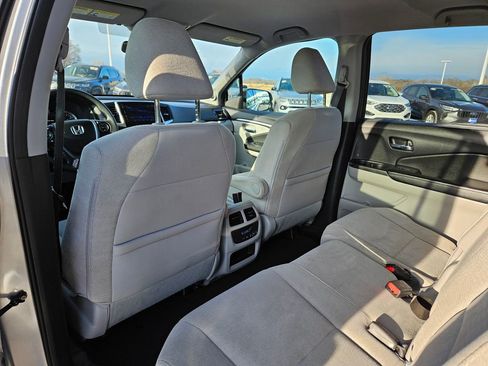 Used 2017 Honda Pilot EX image 24