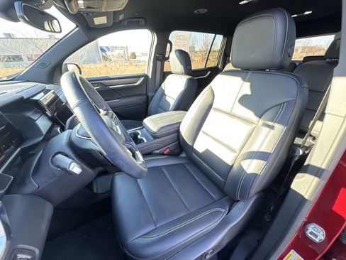 Used 2024 GMC Acadia Elevation w/ Luxury Package image 11