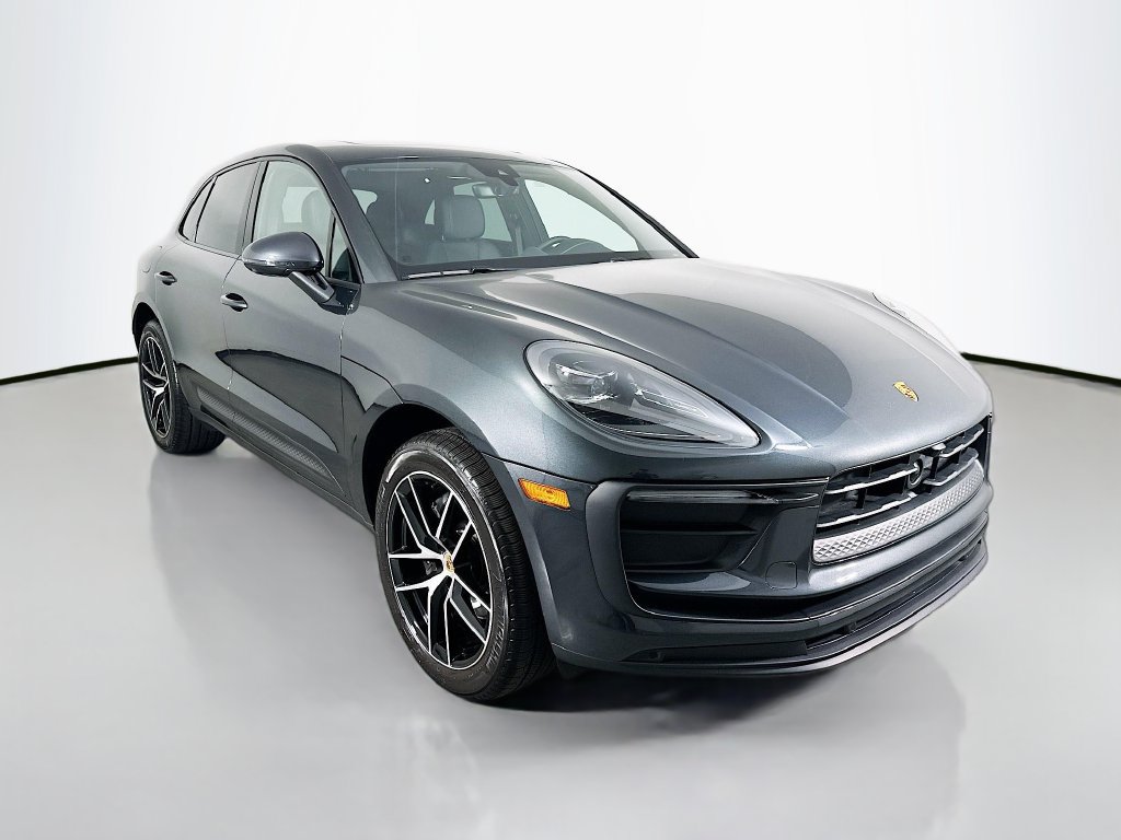 Certified 2025 Porsche Macan AWD/4WD image 7