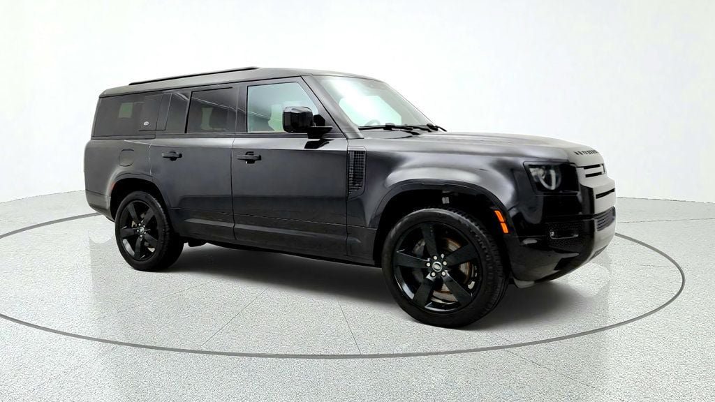 Used 2024 Land Rover Defender 130 X-Dynamic SE AWD/4WD image 3