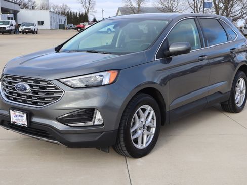 Used 2022 Ford Edge SEL w/ Convenience Package image 2