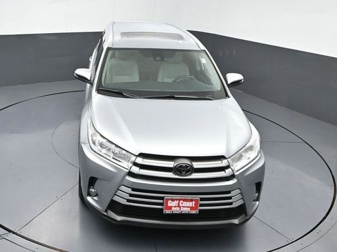 Certified 2018 Toyota Highlander XLE image 38