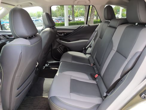 Used 2025 Subaru Outback Onyx Edition AWD/4WD image 30
