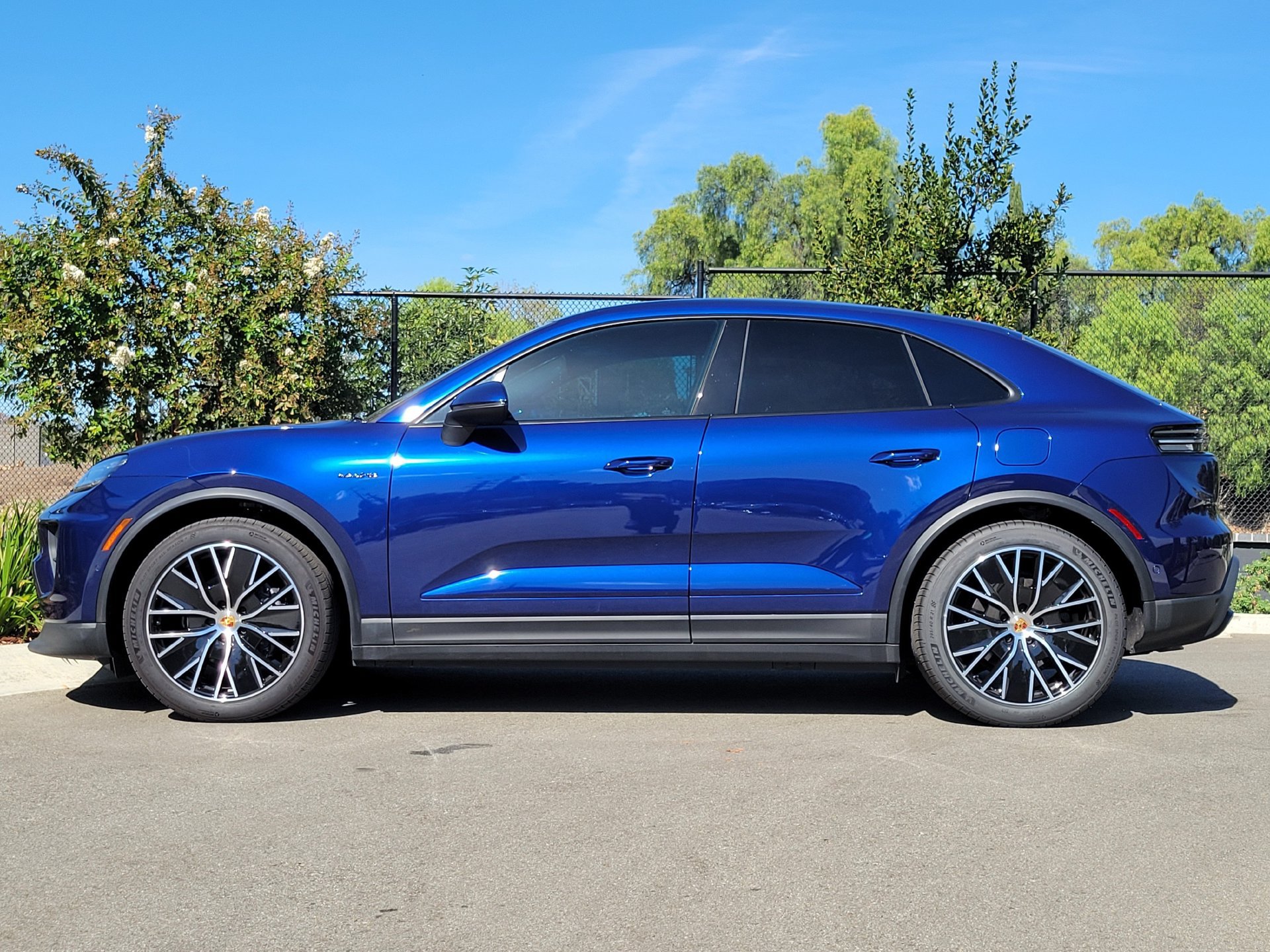 Certified 2024 Porsche Macan 4 Electric AWD/4WD image 2
