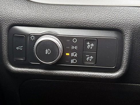 Used 2020 Ford Explorer XLT w/ Equipment Group 202A RWD image 21