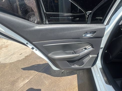 Used 2020 Nissan Altima 2.0 Platinum FWD image 15