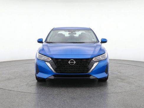 Used 2025 Nissan Sentra SV FWD image 2