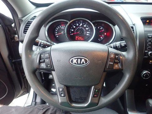 Used 2012 Kia Sorento LX w/ Convenience Pkg FWD image 5