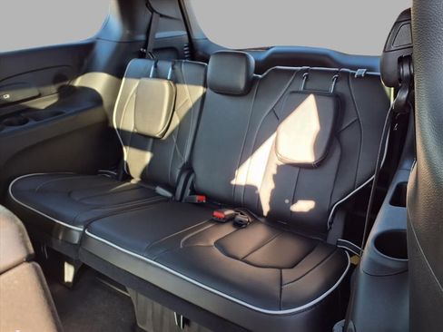New 2026 Chrysler Pacifica Limited image 23