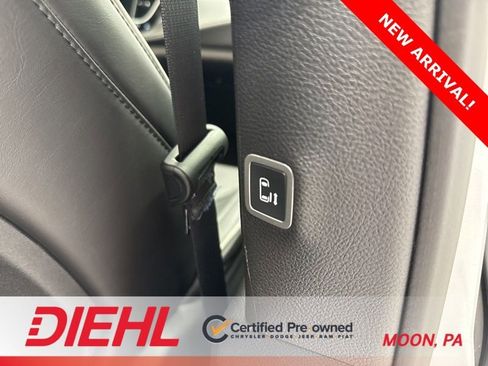 Used 2026 Chrysler Pacifica Limited w/ S Appearance Package image 15