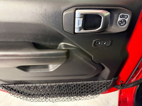 Used 2018 Jeep Wrangler Unlimited Sport S AWD/4WD image 10