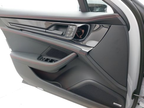 New 2026 Porsche Panamera image 29