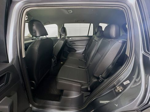 Used 2020 Volkswagen Tiguan SE image 27