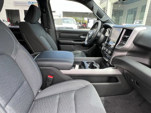 New 2026 RAM 1500 Express AWD/4WD image 15