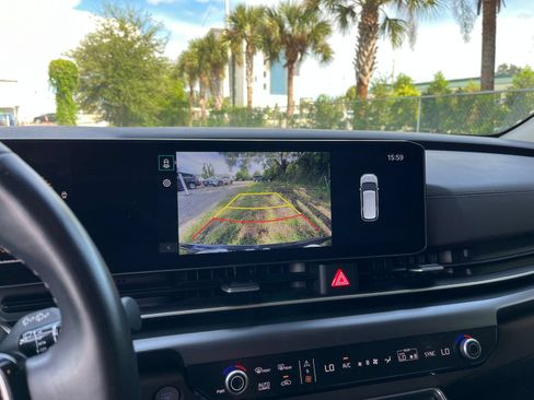 Used 2026 Kia Carnival FWD image 24