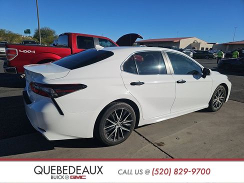 Used 2022 Toyota Camry SE image 4