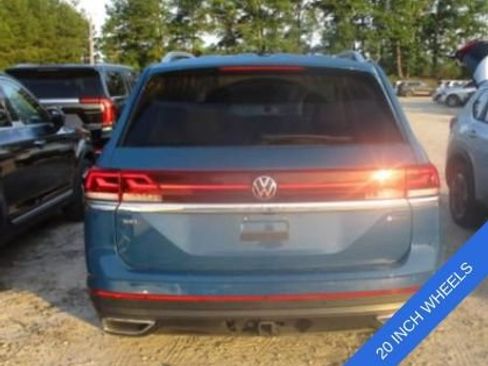 Used 2025 Volkswagen Atlas SEL AWD/4WD image 8