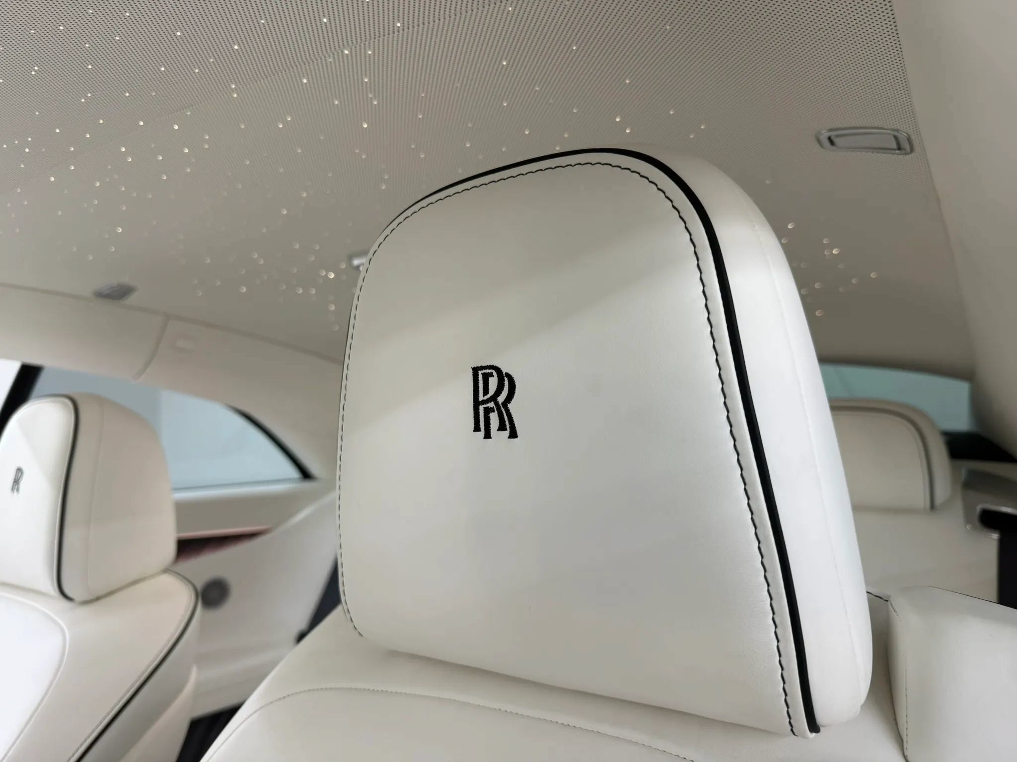 Used 2025 Rolls-Royce Spectre AWD/4WD image 29