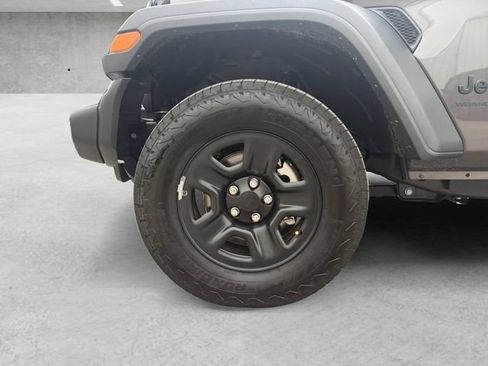 Used 2025 Jeep Wrangler Sport AWD/4WD image 23