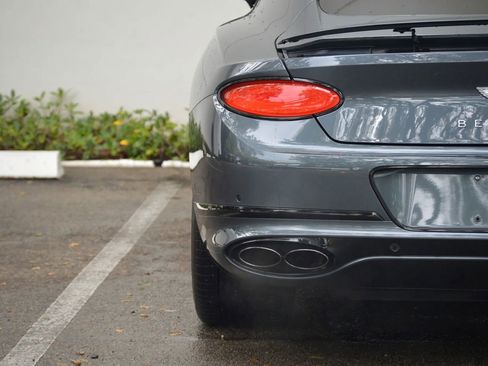 Used 2021 Bentley Continental GT image 11