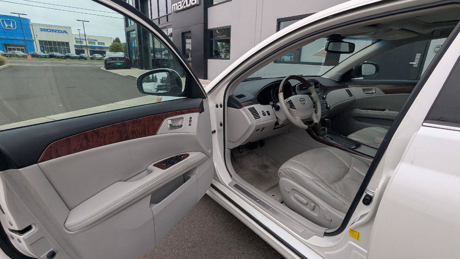 Used 2011 Toyota Avalon Limited FWD image 13