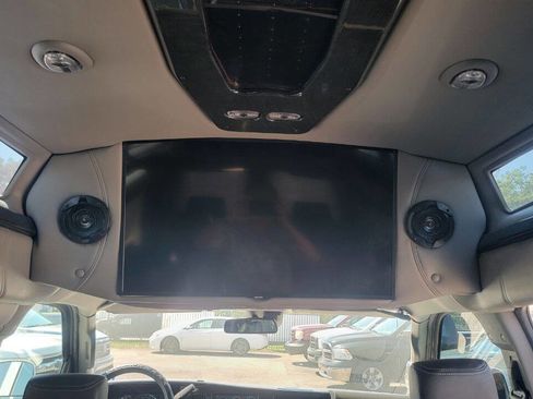 Used 2021 GMC Savana 2500 w/ Enhanced Convenience Package image 30